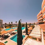 Hotell La Quinta By Wyndham Cesme