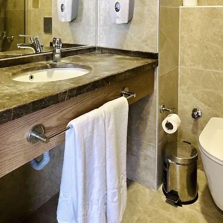 La Quinta By Wyndham Cesme فندق