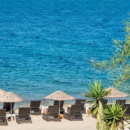 Hotell La Quinta By Wyndham Cesme 2*