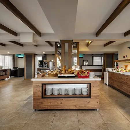 La Quinta By Wyndham Cesme 酒店