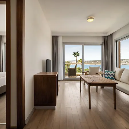 Отель La Quinta By Wyndham Cesme 4*