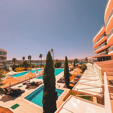 Отель La Quinta By Wyndham Cesme