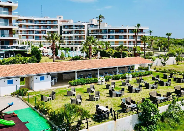 La Quinta By Wyndham Cesme 酒店