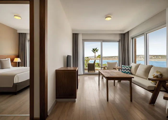 酒店 La Quinta By Wyndham Cesme 4*