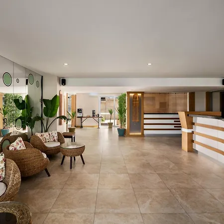 Hotel La Quinta By Wyndham Cesme