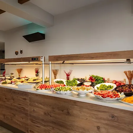 Hotel La Quinta By Wyndham Cesme 2*